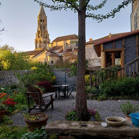 Chambre D Hote "Sous Le Clocher" Apartman Saint-Léonard-de-Noblat Kültér fotó