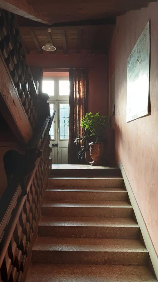 Chambre D Hote "Sous Le Clocher" Apartman Saint-Léonard-de-Noblat Kültér fotó