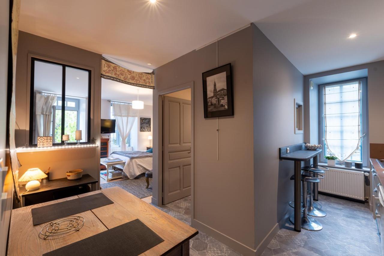 Chambre D Hote "Sous Le Clocher" Apartman Saint-Léonard-de-Noblat Kültér fotó